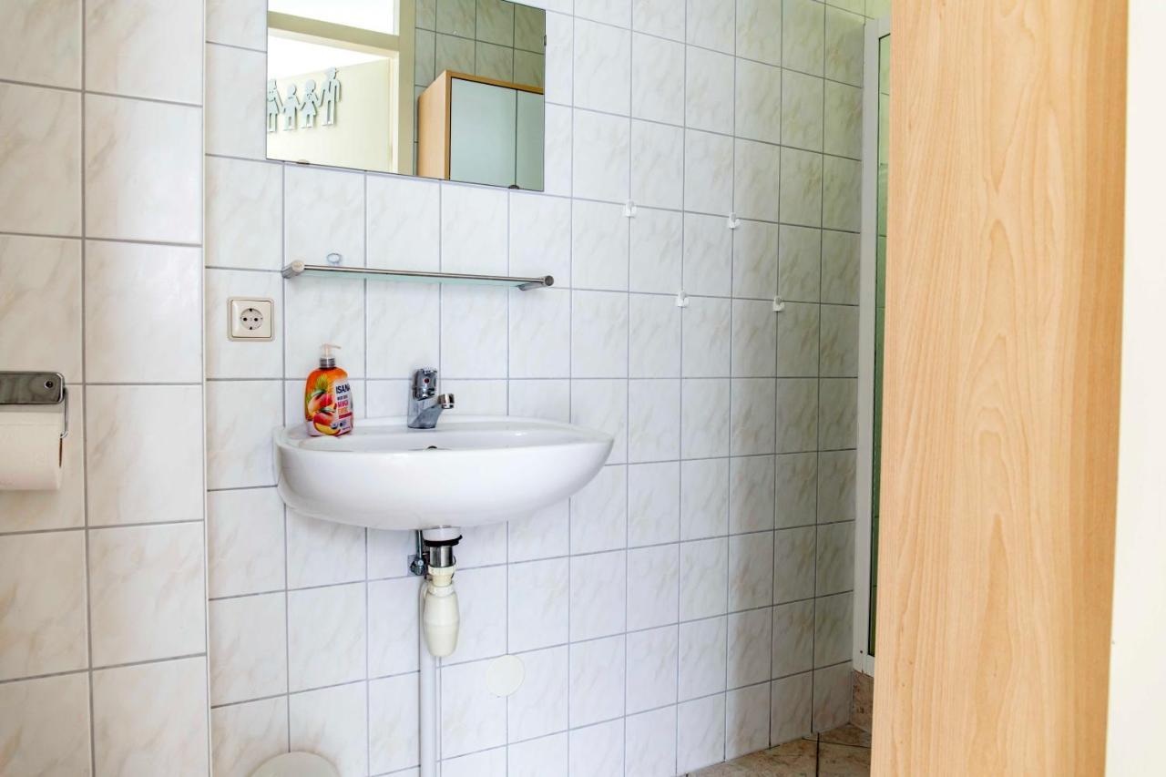 Bungalow 40 Op Recreatiepark De Wielen Sint Maarten Kültér fotó